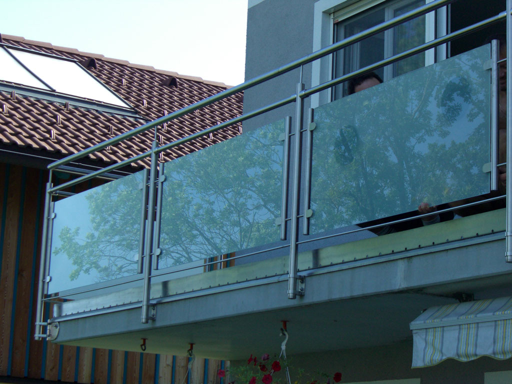 Glas- und Stahlbalkon aus dem Hause Hillerzeder