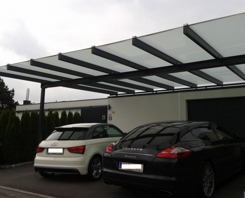 Moderne Carports aus Glas und Stahl von Hillerzeder aus Salzburg