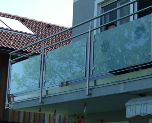 Glas- und Stahlbalkon aus dem Hause Hillerzeder