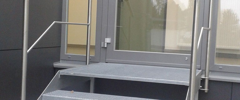 Stiegen und Stiegengeländer aus Stahl aus dem Hause Hillerzeder