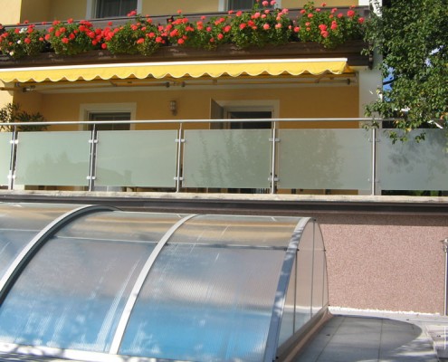 Terasse mit Metall und Glas